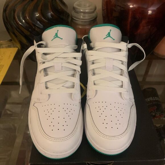 Air jordan size 7Y - Picture 2 of 4